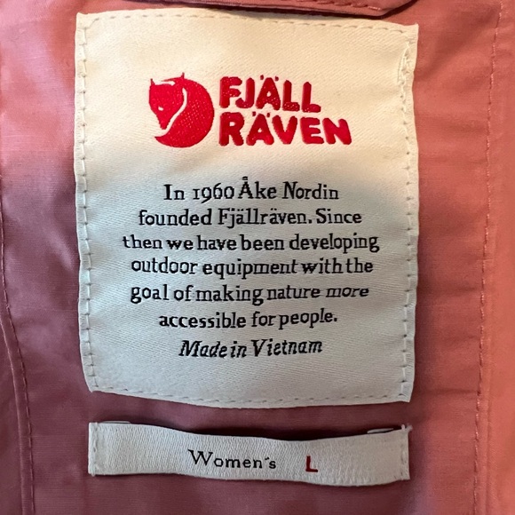 BNWT Fjallraven High Coast Wind Jacket - Dusty Rose. Large - Picture 11 of 12